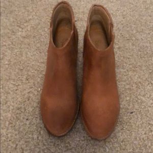 Splendid brand new booties in saddle tan